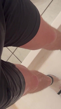 Kitty Pisses on It (pantalones Cortos, Chanclas, Calcetines)