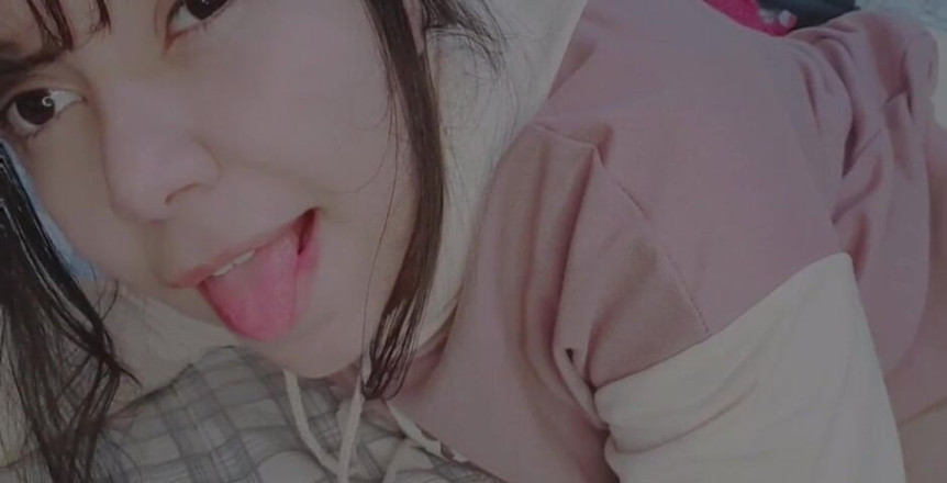 Hana Lily: Jeu de gode anal, j'ai dû mettre beaucoup de lubrifiant...