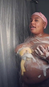 Nữ thần bbw tắm vú