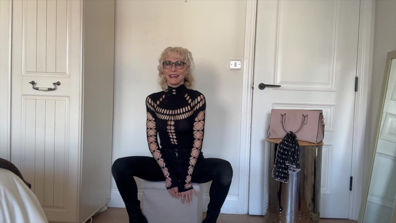 Deeliteful Jacy: Lady in Black