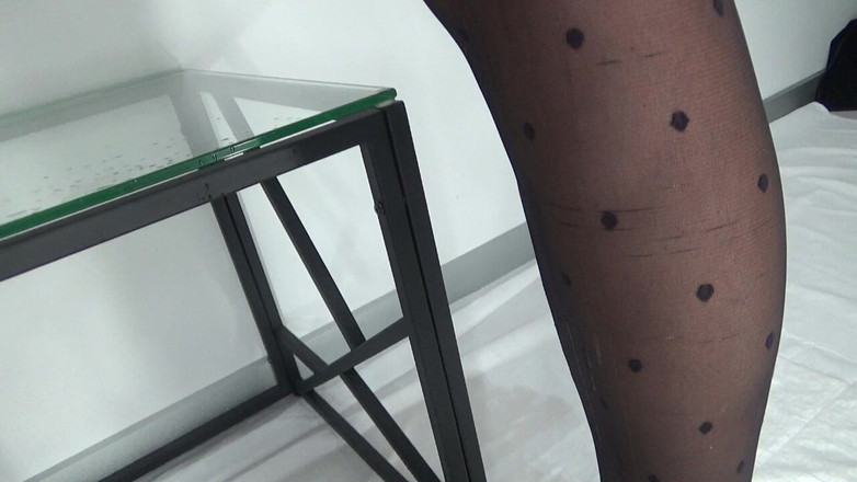 AnnaBUST: Schönheit in Nylons