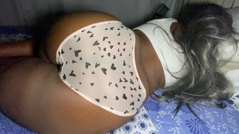 karimguler8: ฉันจับยายในห้องได้ และเธอพูดในหูฉัน ได้โปรดยัดควยเธอเข้าไปในตัวฉัน