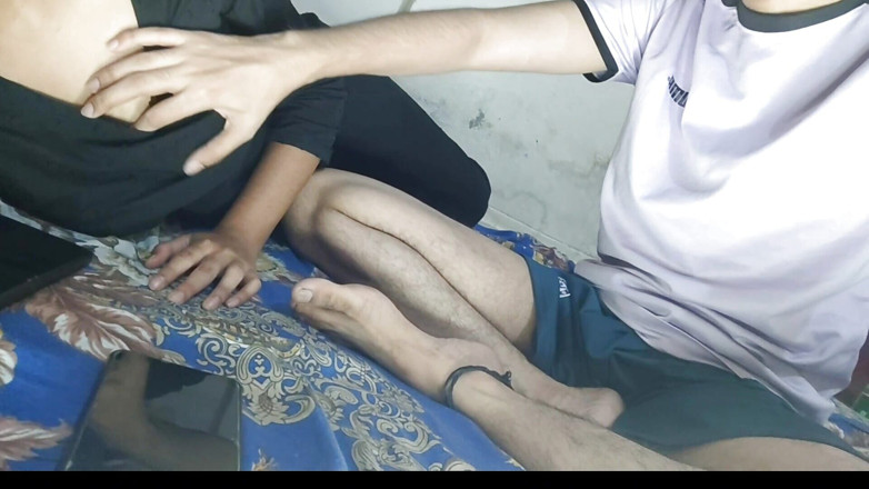Hotfuck20: Adik tiri India ngasih kesempatan untuk berkunjung