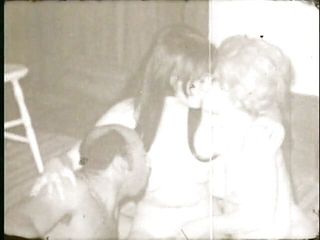 Vintage Usa: 二つのセクシーな雛との三人組異人種間の弄