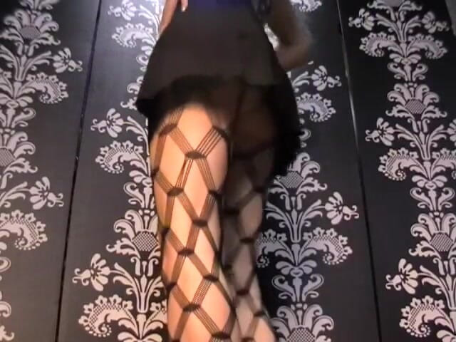 Nylonslut: Netzfick mit high heels