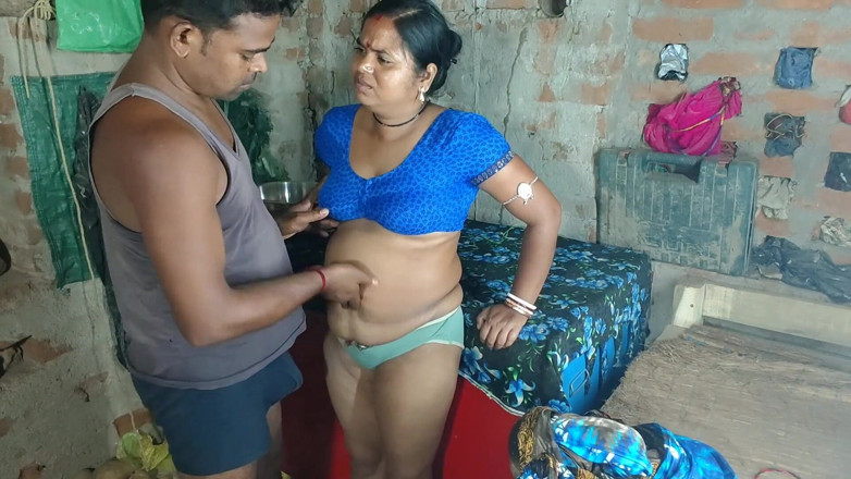 Raju Raju: The Son-in-law Stripped and Fucked the Younger Mother-in-law