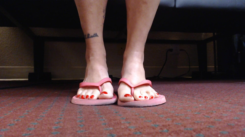 Abby Anna: Flipflops lembut merah jambu jari kaki panjang