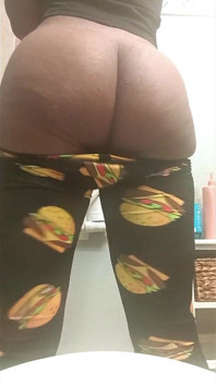 Teen Sneaks to Show off Her Fat Ass