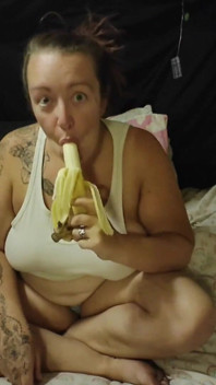La foodie Fridays Jade se tape une banane