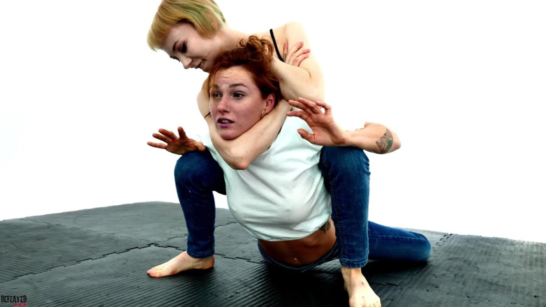 Defeated Sex Fight: Lilith &amp; Meryl - la rossa calda vs la bionda sexy amano...