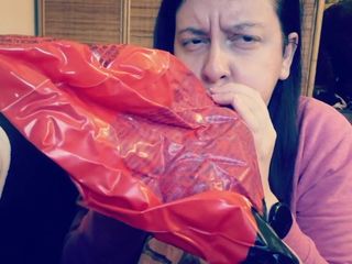 Nicoletta Fetish: 带彩色气球的精彩恋物癖玩耍视频，你想和我一起高潮吗？