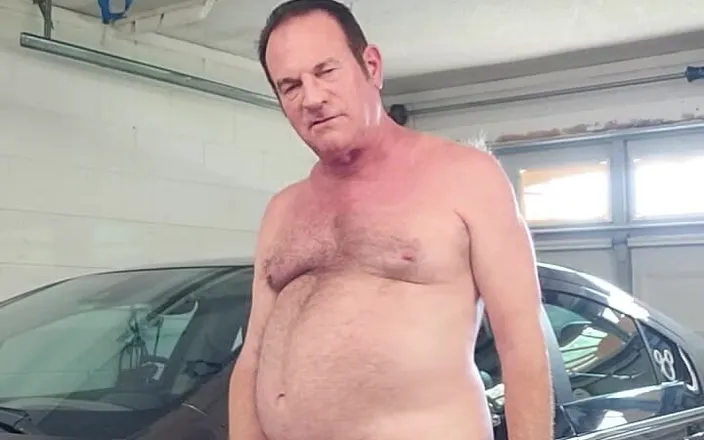DaddyLNargo: Daddy Stroking in the Garage