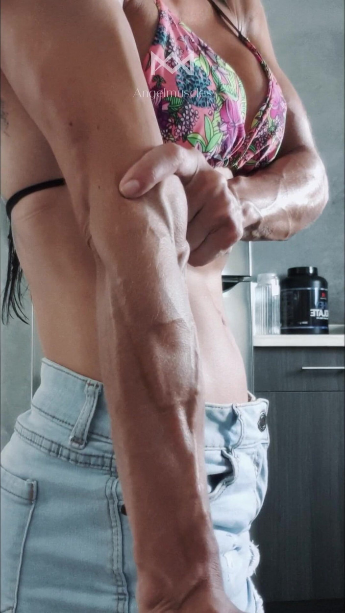 Angelmuscles: Solo Venas En Mi Cocina