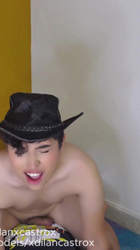 Roztomilý Kovboj Dává Svůj Zadek Svému Rovnému Bratranci, Aby Se V Prdeli Creampie