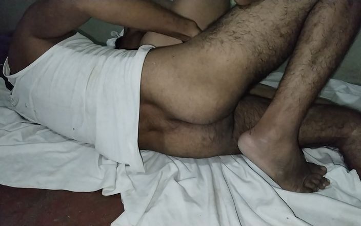 Modern couple: Indisk fru analsex med mans bästa vän