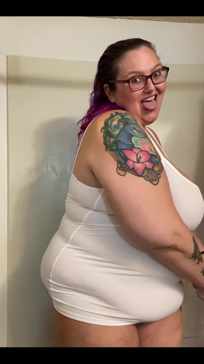 Sara Star: Wet tank top fun