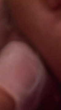 Two brunette lesbians who want to play with their pussies that are eager for extreme fisting