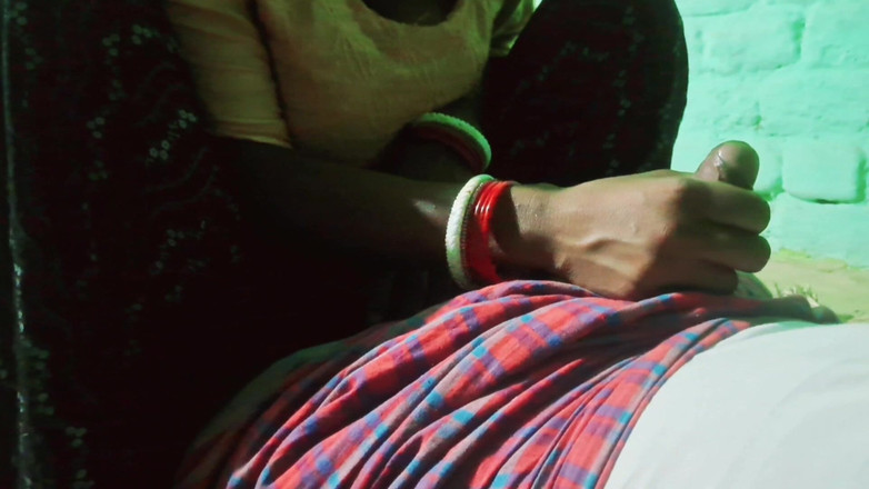 Trilokinath: Wielkie cycki Macocha zerżnięta przez hydraulika