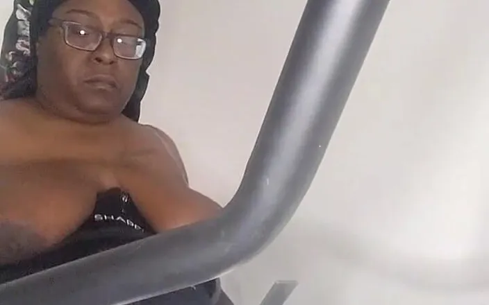 His Queen Suga: Titty Tuesday!