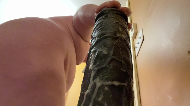 Charlieboy69: Masivní obrovské dildo do zadku