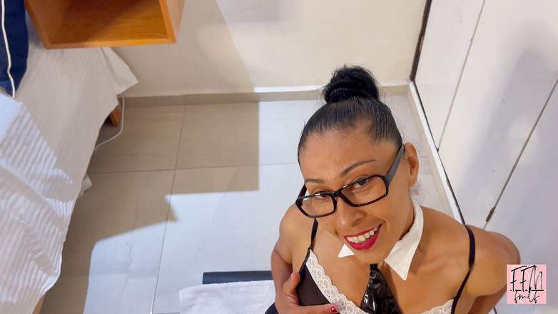 Magnita: Profesoara vrea să ejaculezi în gura ei