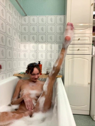 Chris06d22: Bubble Bath