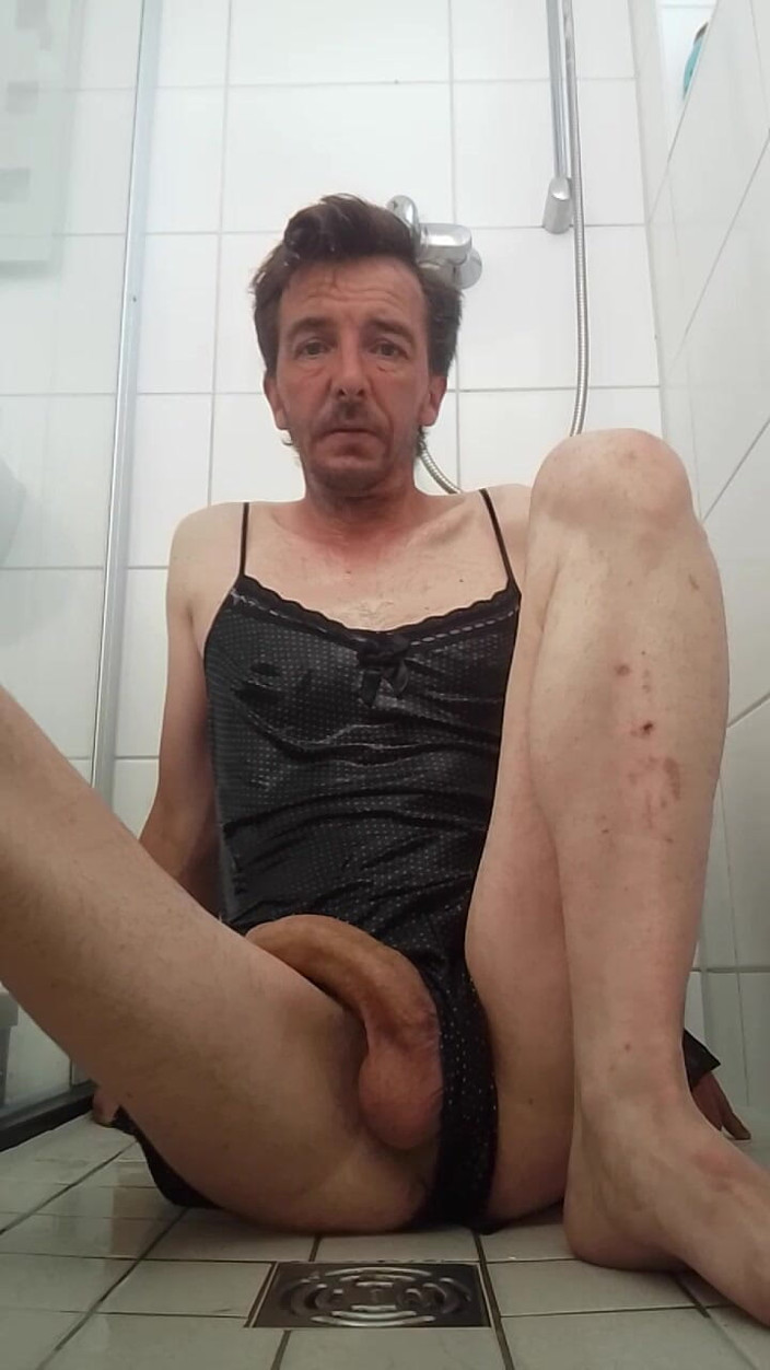 Leatransteen: Me Peeing in My Own Mouth