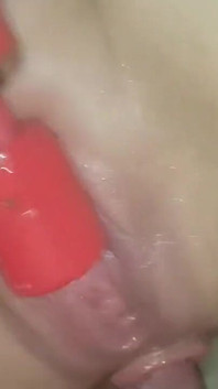 Amateur milf anaal en poesje vuistneuken. Plas op lul