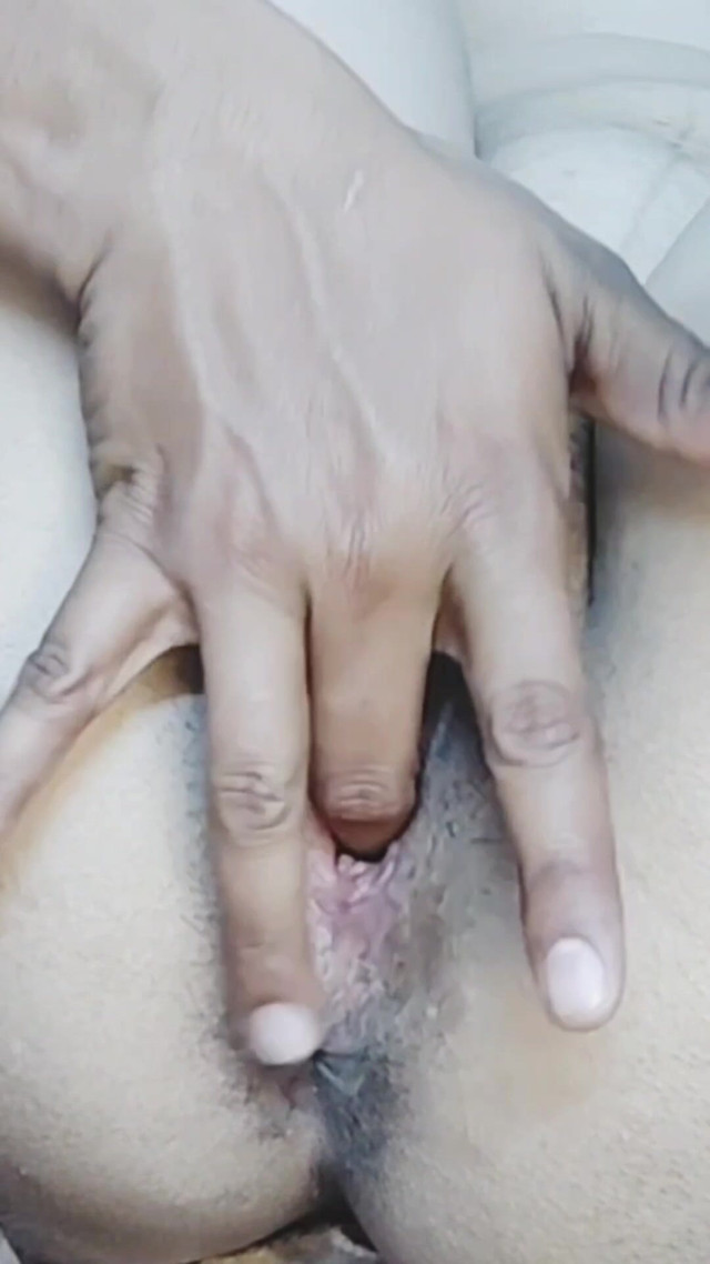 Desi Masturbation (Gujrati Copule) Desi Masturbation (Gujrati Copule)