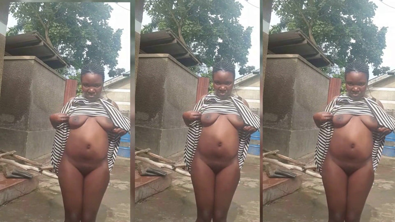 African Beauties: Černé teen lesbičky riskantní venkovní zábava