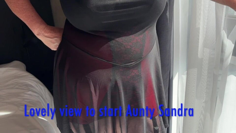 Aunty Sandra vintage girdle queen: Tante Sandra in Rode Gordel Vgq58