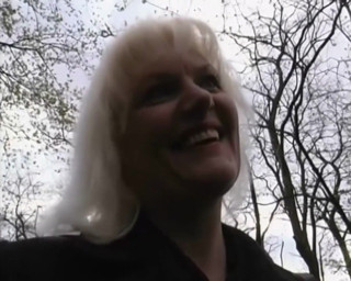 Mature Climax - 100% Mature Videos: Blonda matură este futută cu pumnul și futută