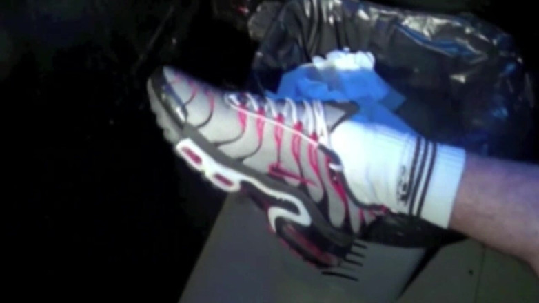 Sneaker gay: Sürtük Jonathan Darko tarafından sikiliyor