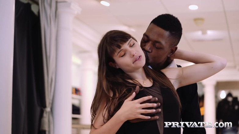 PrivateBlack: Суперниця Луна смакує великий чорний член в її тугу дупу