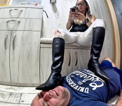 Mistressyammyboots: 神圣的羞辱 - 奴隶身上的锋利靴子