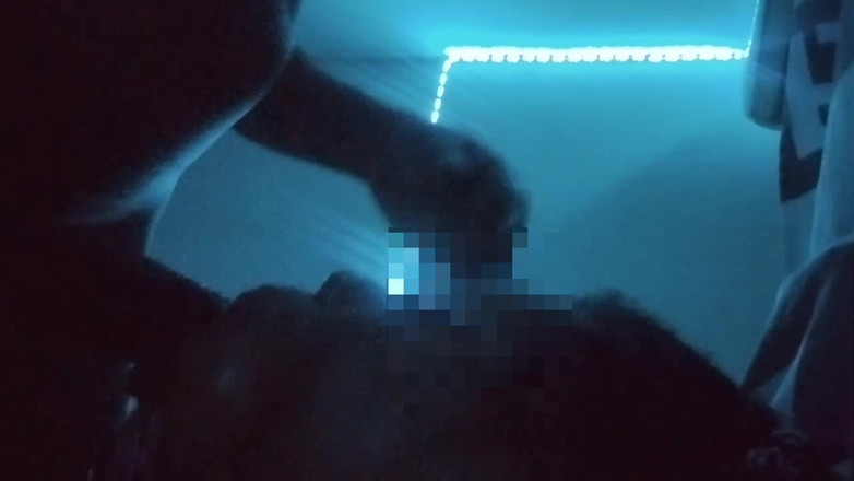 Freaky relatives: सौतेली बेटी अपनी मम्मी से बेहतर लंड चूसती है!