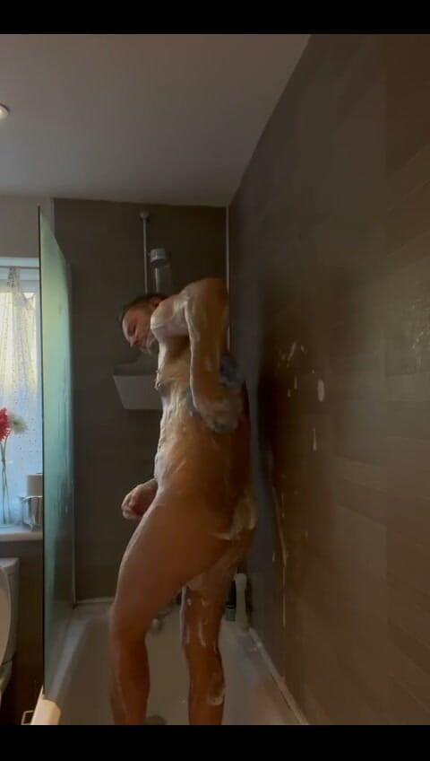 GlennandSonny: Shower with Me