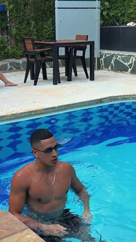 Rabuda e peituda fitness latina milf fode um jovem atlético chamado Maxxbetancur