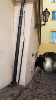 Prag sokaklarında döl yürüyüşü ve ıslatma