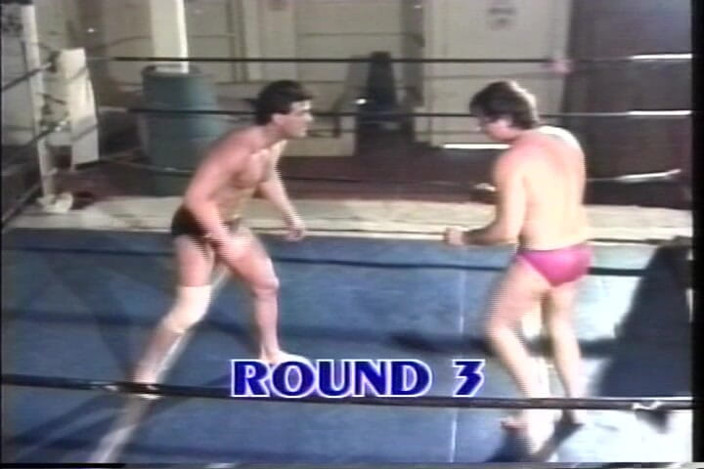 Gaylicious: Muscular Pretty Boy Gets Ass Stretched in Wrestling Ring