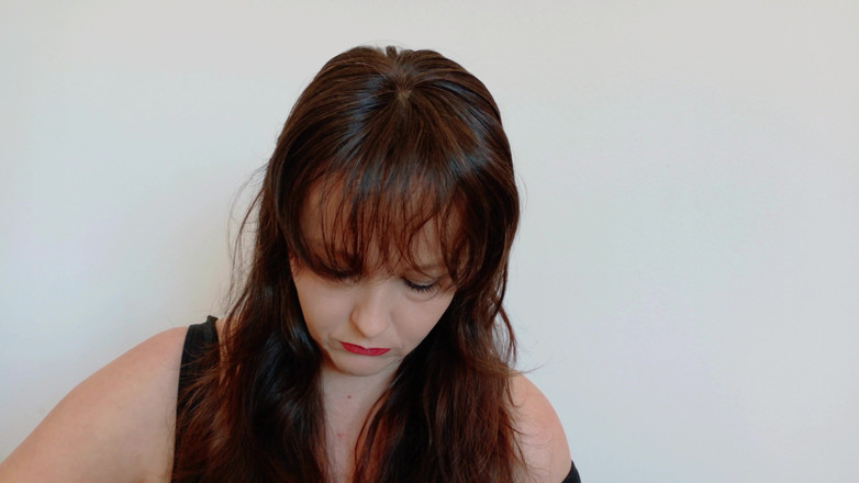 Kinky Lyrical: Poskakuje balónkem na vysokém podpatku! Rozšířená verze