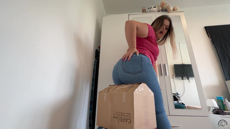 Your fantasy studio: Giantess Fart Butt Crush on Cardboard House