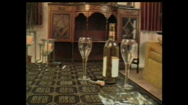 MUSCHI TV - our best full movie: 有辱人格的秘书在粗暴肛交之前舔老板的菊花（完整色情电影）