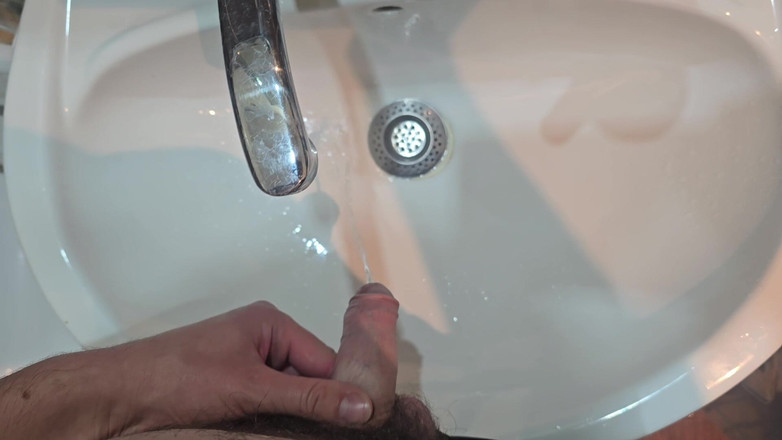 Fap_man93: Hårig kuk som kikar i diskbänken