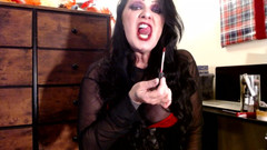 Abby Anna: Dicker roter lippenstift, Entenlippen, dünne natürliche lippen