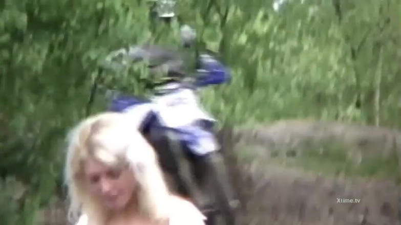 Monster Cocks: Ein tag im motocross wird zu einem guten fick