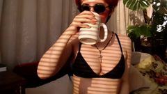 Juno Electra: Sexy 4/20 - celá webová kamera