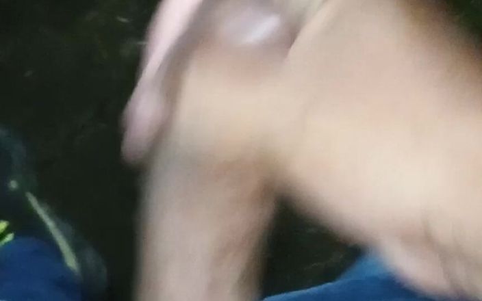 Giarlem slv: Sono sborrata di notte per strada
