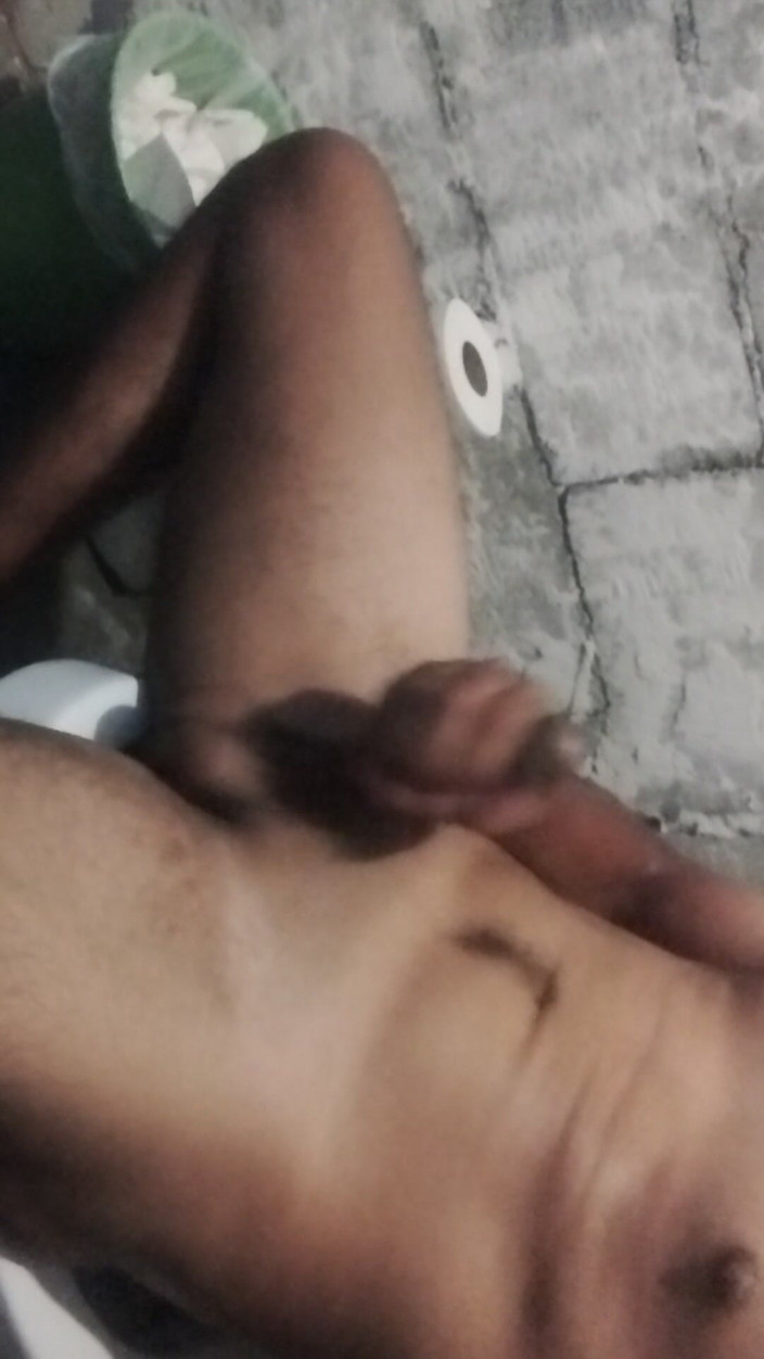 AlexAlejandro13: Ancora una volta nel mio bagno