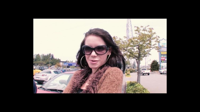 BestPorn85: Roxie si fa riempire i buchi della puttana di strada...